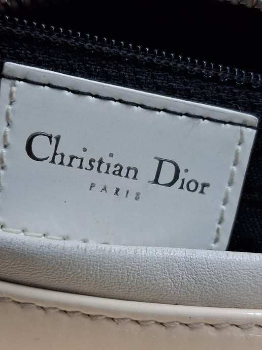 Dior Lady Dior Henkeltasche in Elfenbein-Lackleder (mittelgroß) - Image 6