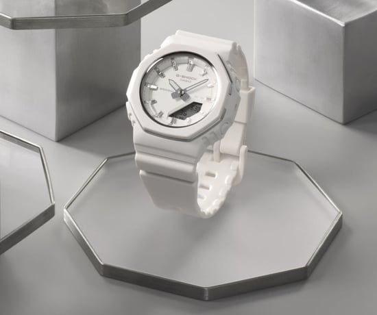 Casio G-shock Weiß Damen Armbanduhr GMA-P2110-7AER - Image 2