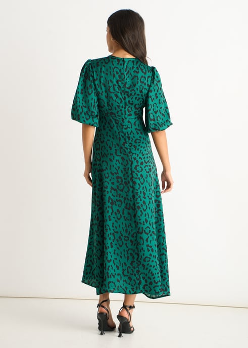 Grünes Satin-Midikleid mit Tiermuster - Image 4
