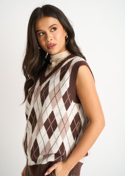 Pullover mit Argyle-Strickweste in Schokolade - Image 3