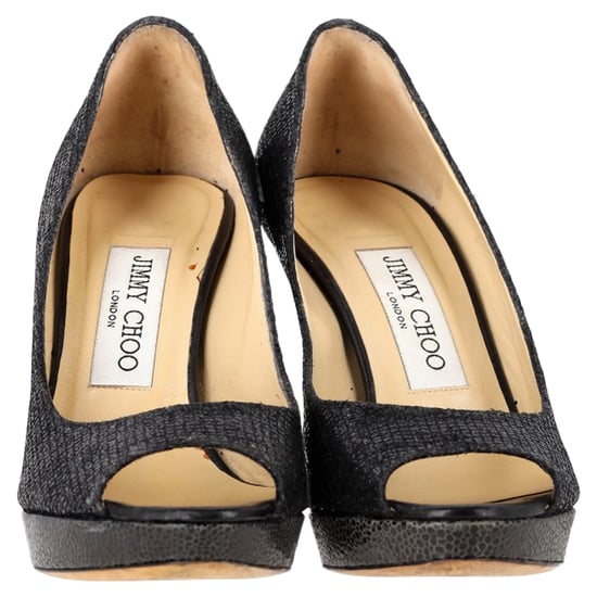 Jimmy Choo Peep-Toe-Pumps aus schwarzem Leder - Image 2