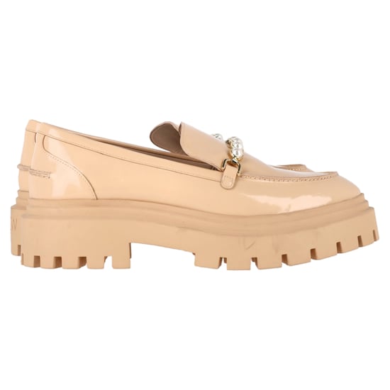 Stuart Weitzman Perla Verzierter Plateau-Loafer aus beigem Lackleder - Image 1