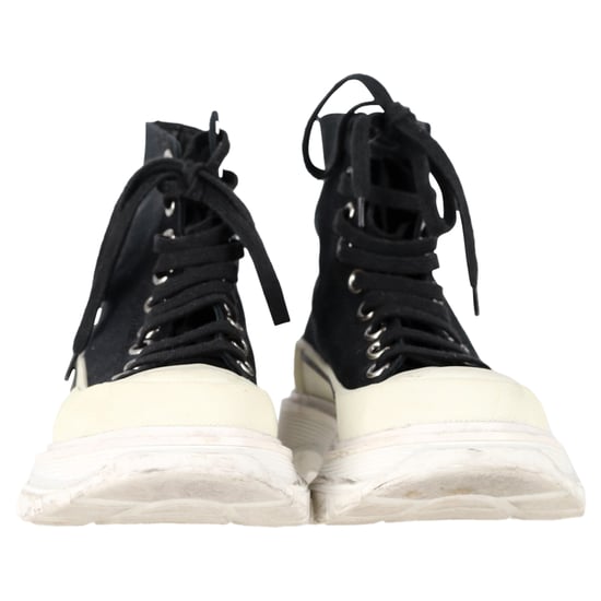 Alexander McQueen Tread Slick High-Top Sneakers aus schwarzem Canvas - Image 2