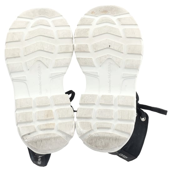 Alexander McQueen Tread Slick High-Top Sneakers aus schwarzem Canvas - Image 6