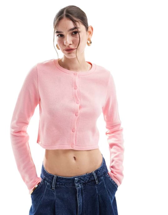 ASOS DESIGN stickad rundhalsad kort cardigan i rosa - Image 1