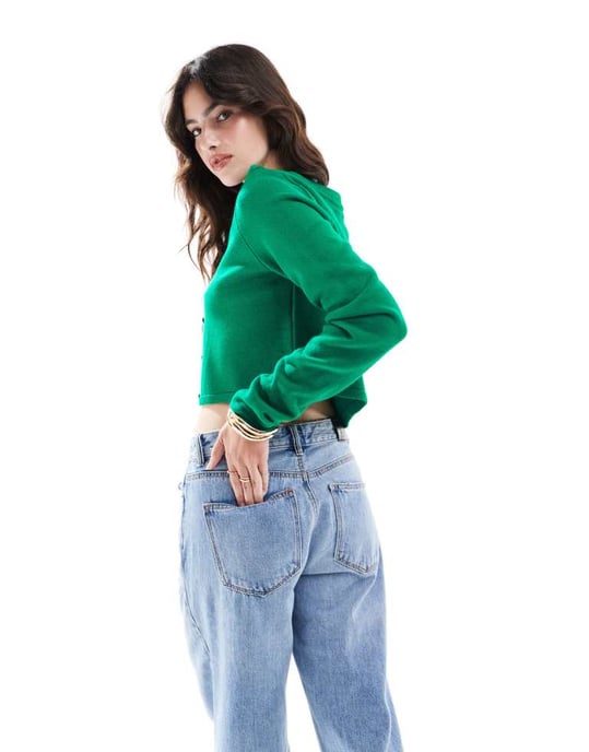 ASOS DESIGN stickad kort cardigan med rund hals i grön - Image 3