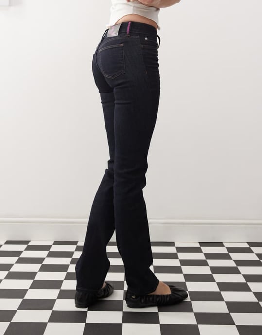 Cheap Monday Sleezie Straight ben låg midja super stretch jeans i blå tvätt - Image 2