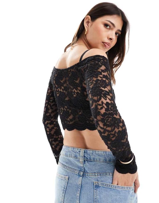 Vero Moda långärmad spetskort topp i svart - Image 2