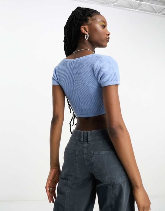Cotton On nyckelhålstickad off shoulder crop top i blått - Image 4