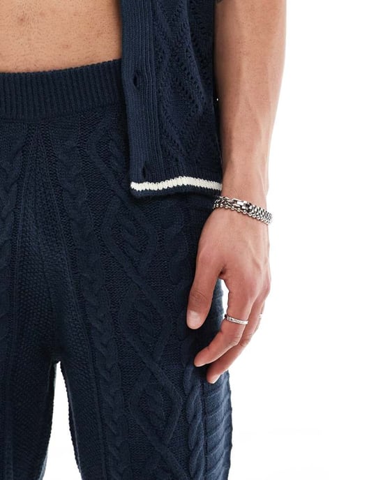 ASOS DESIGN co-ord stickad sammansatt kabel- och punktstickad kortbyxa med kantdetalj i marinblått - Image 3