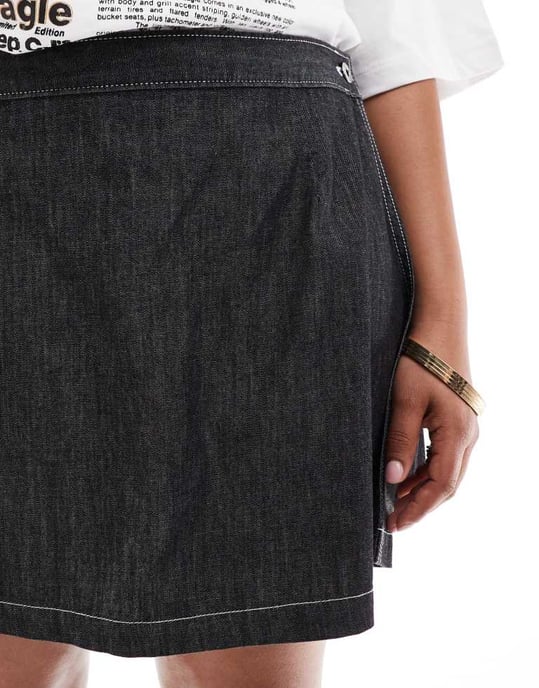 COLLUSION Plus wrap mini skort i lätt denim med kontrasterande sömmar - Image 3