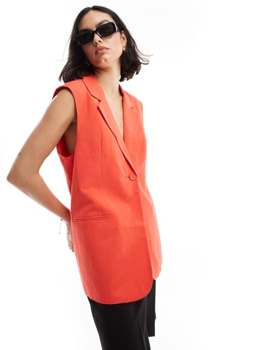 ASOS DESIGN ärmlös skräddarsydd blazer i linne i röd - Image 1