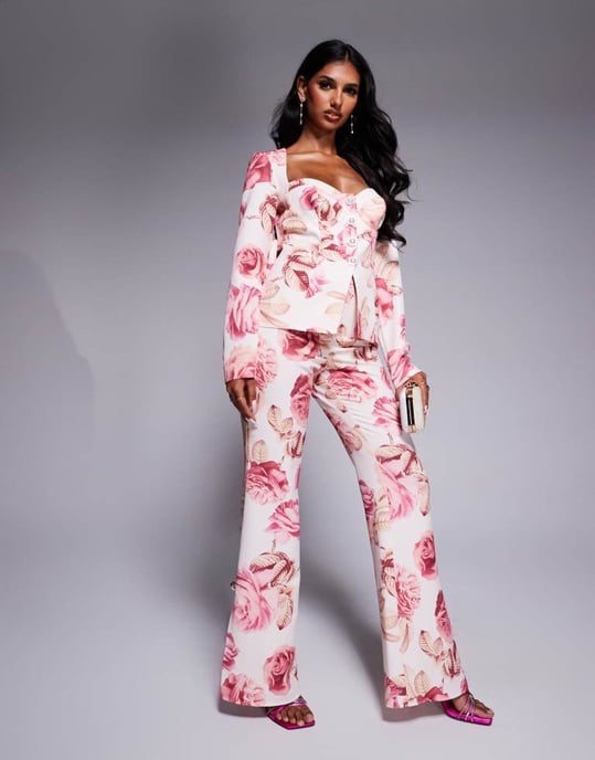 ASOS LUXE sweetheart skräddarsydd blazer med rosettbak i rosavtryck - Image 2