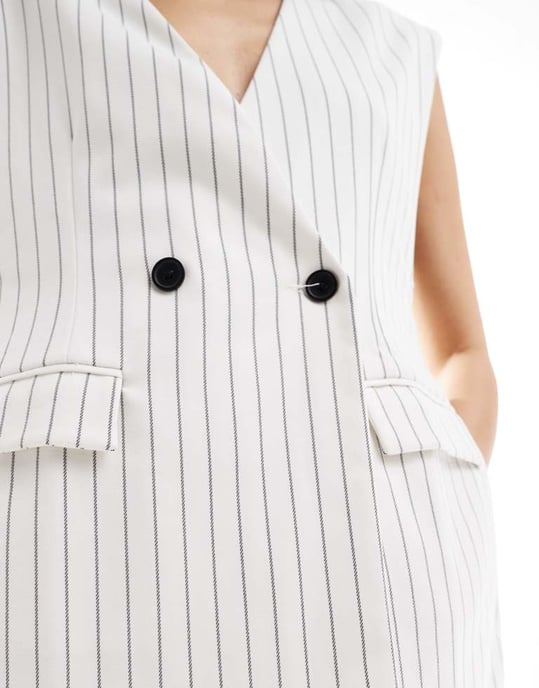 ASOS DESIGN ärmlös skräddarsydd blazer med knytband i vit rand - Image 3