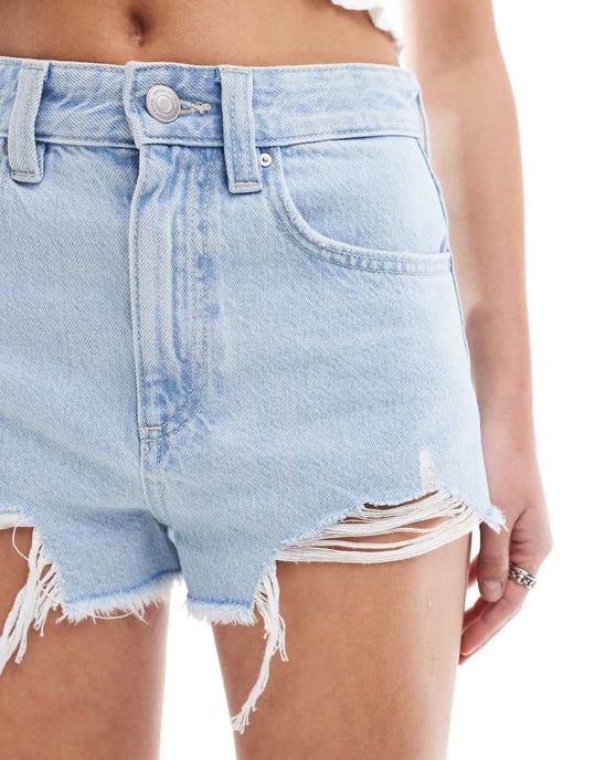 Cotton On buskiga denimshorts i blekt tvättad blå - Image 2