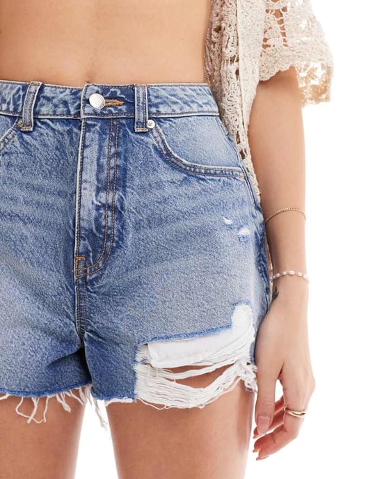 Miss Selfridge extremt ripped shorts i medtvätt - Image 4