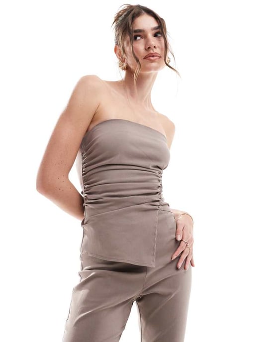 ASOS DESIGN plisserad bodice bandeau skräddarsydd jumpsuit i mocha - Image 3