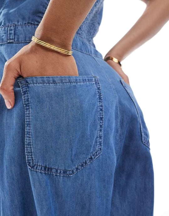 ONLY Tall bandeau vid ben denim jumpsuit i medtvätt - Image 3