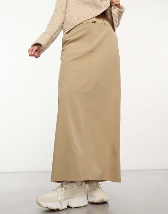 ASOS DESIGN kolumn maxi kjol med slits i sand - Image 1