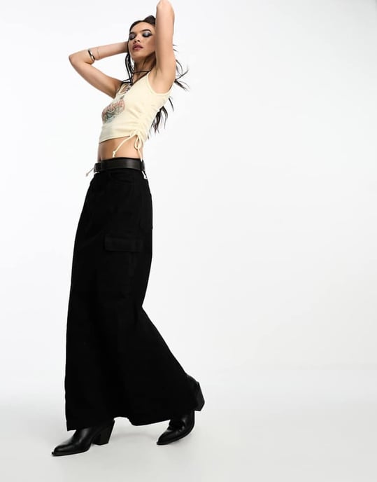 Something New X Emma Fridsell denim cargomaxikjol i svart - Image 1
