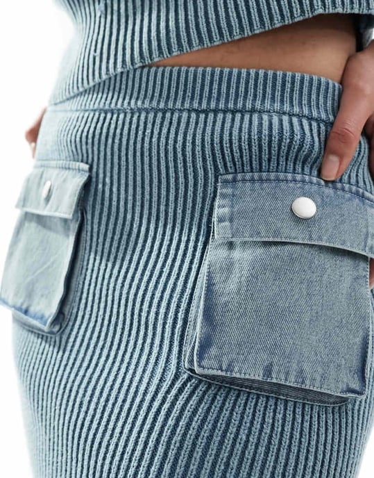 Återvunnen vintage stickad kjol i acid wash-set i blått - Image 2