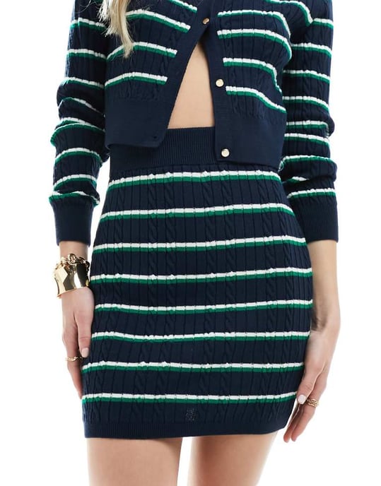 ASOS DESIGN stickad minikjol i marinrandig koord - Image 3