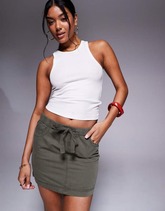 ASOS DESIGN cargominikjol i tvättad khaki - Image 2