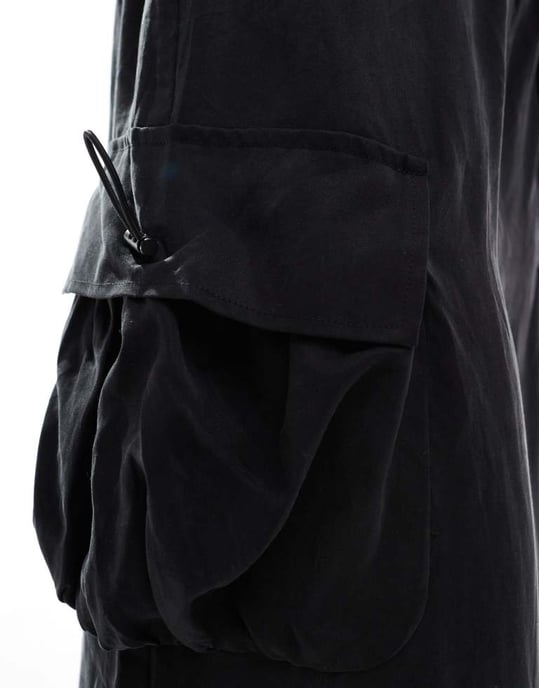 ASOS DESIGN cargomaxikjol i svart - Image 4