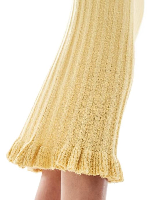 ASOS DESIGN stickad midaxi kjol med volangkoordinat i gult - Image 2