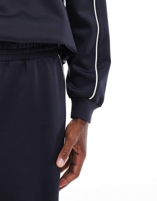 ASOS DESIGN tunga bermudashorts i cubastil av ebige-tyg - Image 4