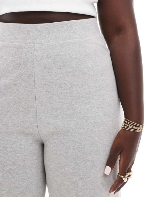ASOS DESIGN Curve supersoft co-ord vidbenad jogger i gråmelerad - GRÅ - Image 3