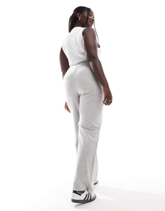 ASOS DESIGN Curve supersoft co-ord vidbenad jogger i gråmelerad - GRÅ - Image 4
