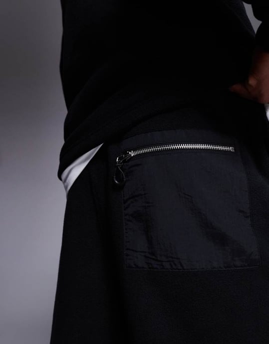 ASOS DESIGN tapered fleece-joggers i svart - Image 3