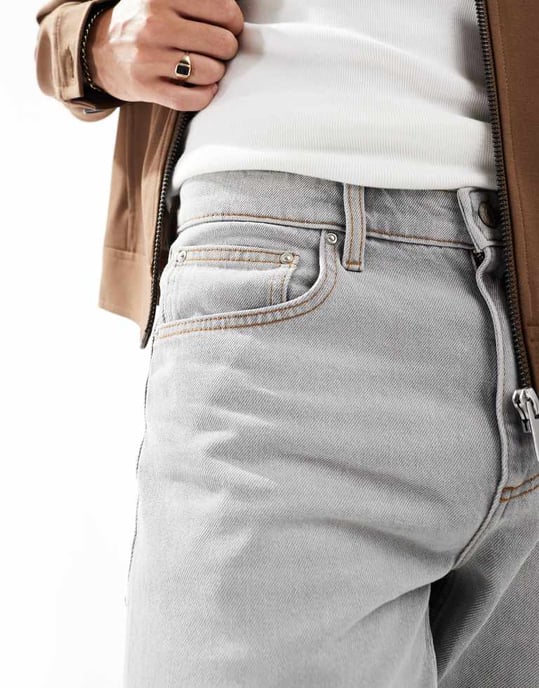 ASOS DESIGN tapered fit jeans i ljusgrå - GRÅ - Image 2