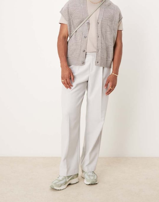 ASOS DESIGN smart vida ben veckade ullblandning byxor i ljusgrå herringbone - Image 2