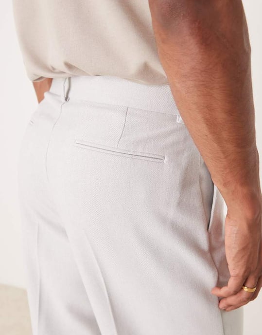 ASOS DESIGN smart vida ben veckade ullblandning byxor i ljusgrå herringbone - Image 3
