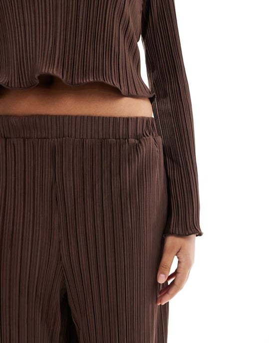 Vero Moda plisserade vida byxor i chokladbrun - Image 3