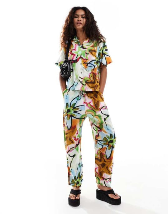 Obey samordnad tryckt vida byxor i multi - Image 1