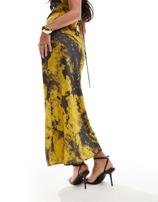 ASOS DESIGN satin maxikjol i splashmönster - Image 2