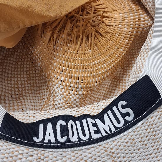 Jacquemus Hut mit breiter Krempe und passendem Schal aus weißem Bast und Seide - Image 6