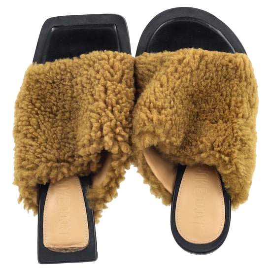 Jacquemus Les Mules Carrés Ronds Shearling-Sandalen aus braunem Lammfell - Image 3