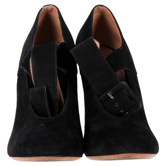 Alaïa Pumps mit Schnallenriemen aus schwarzem Wildleder - Image 2