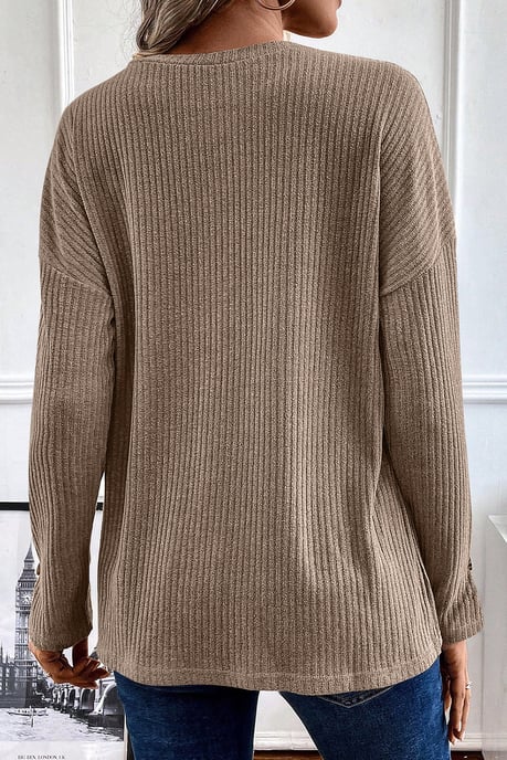 Helle Khaki Rippenstrukturierte Henley-Strickoberseite - Image 3