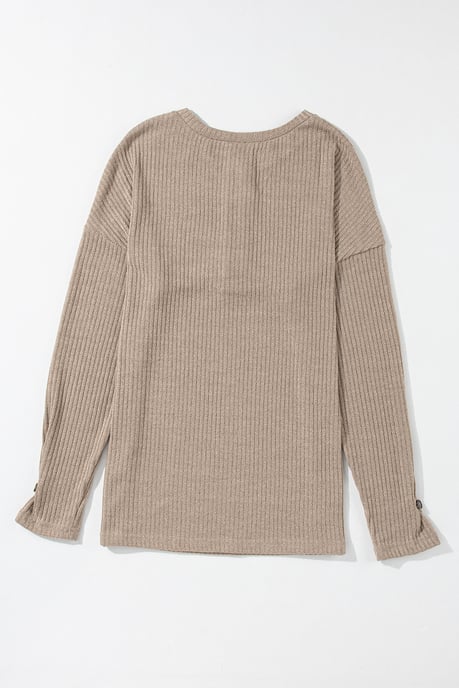 Helle Khaki Rippenstrukturierte Henley-Strickoberseite - Image 6