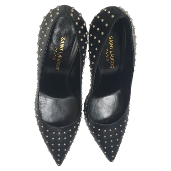 Saint Laurent Pumps mit Nieten und spitzer Zehenpartie aus schwarzem Leder - Image 4