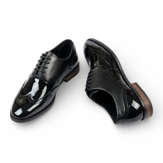 Schwarze Herren-Brogue-Schuhe aus Lackleder mit Flügelkappe - Image 4