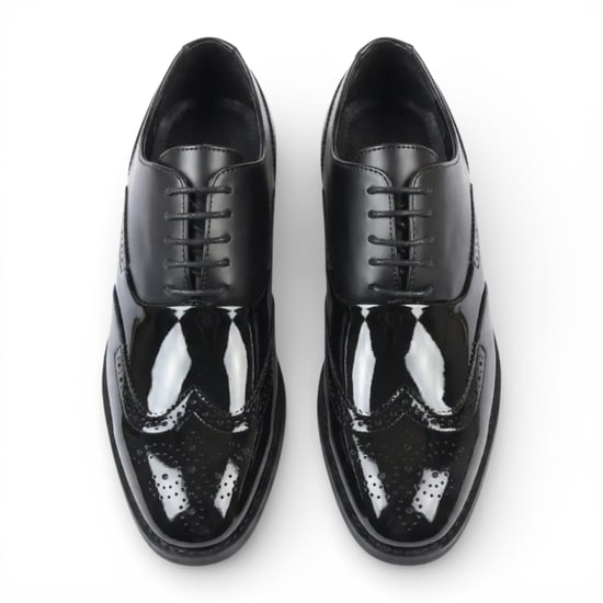 Schwarze Herren-Brogue-Schuhe aus Lackleder mit Flügelkappe - Image 5