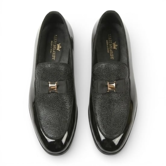 Herren-Loafer in Marineblau mit strukturierter Vorderseite und ikonischer Schnalle und Schleife - Image 4