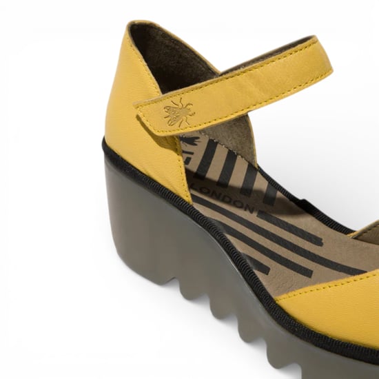 Fly London Damen-Keilsandalen BISO305FLY aus gelbem Wildleder - Image 4