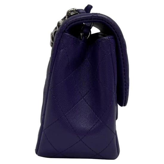 Chanel Mini Classic Square Flap Schultertasche aus lila Lammleder - Image 2